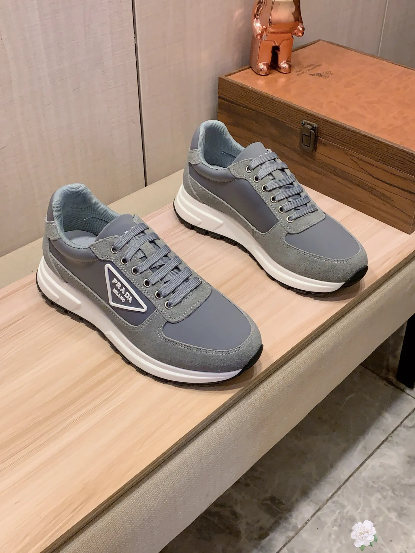 Men's Men's Shoes💰420💰💰🎩🎩[Lightning][Lightning] "PRADA*" The latest and most popular casual shoes, top brand [seduce] luxury~purchase, top~quality. [Strong] The upper is made of imported breathable cowhide with material ➕ breathable sheepskin feet (•) and fine workmanship. The original stylish and stylish soft rubber wear-resistant and non-slip outsole is light and comfortable on the feet. The real thing looks better when photographed. 085: code: 38-44, 3️⃣ colors selected